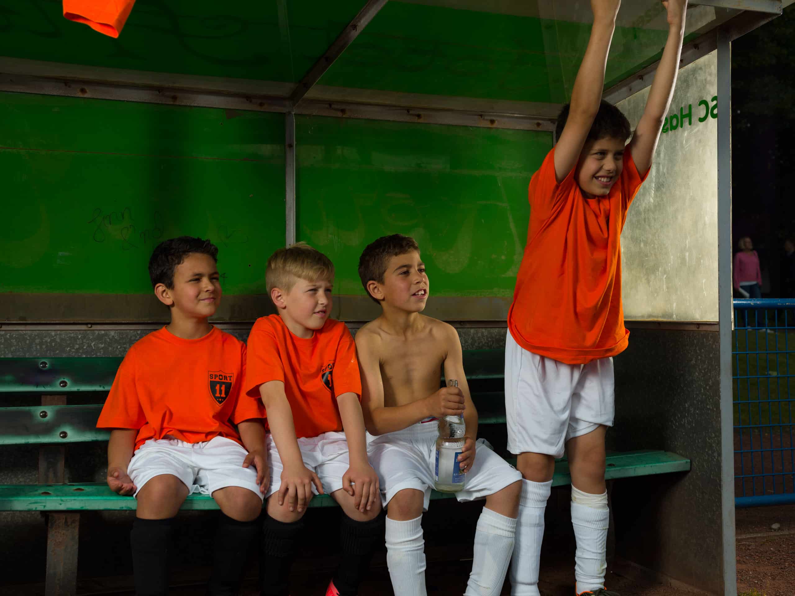 Unbearbeitete Ansicht | Fuss­ball Kids | Bildbearbeitung, People, Sports | : Photopostproduction, Lookentwicklung, On Location Service | Fotograf: Jürgen Nobel